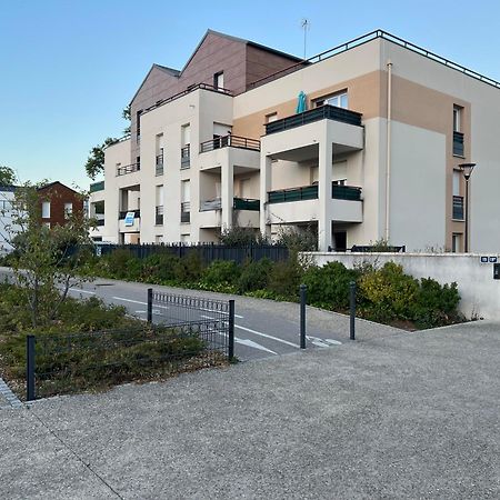 Appartement Rez De Chaussee Avec Parking Prive Orleans Bagian luar foto