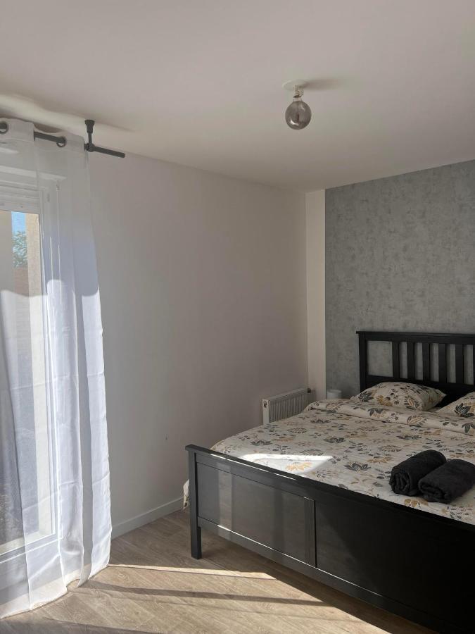 Appartement Rez De Chaussee Avec Parking Prive Orleans Bagian luar foto
