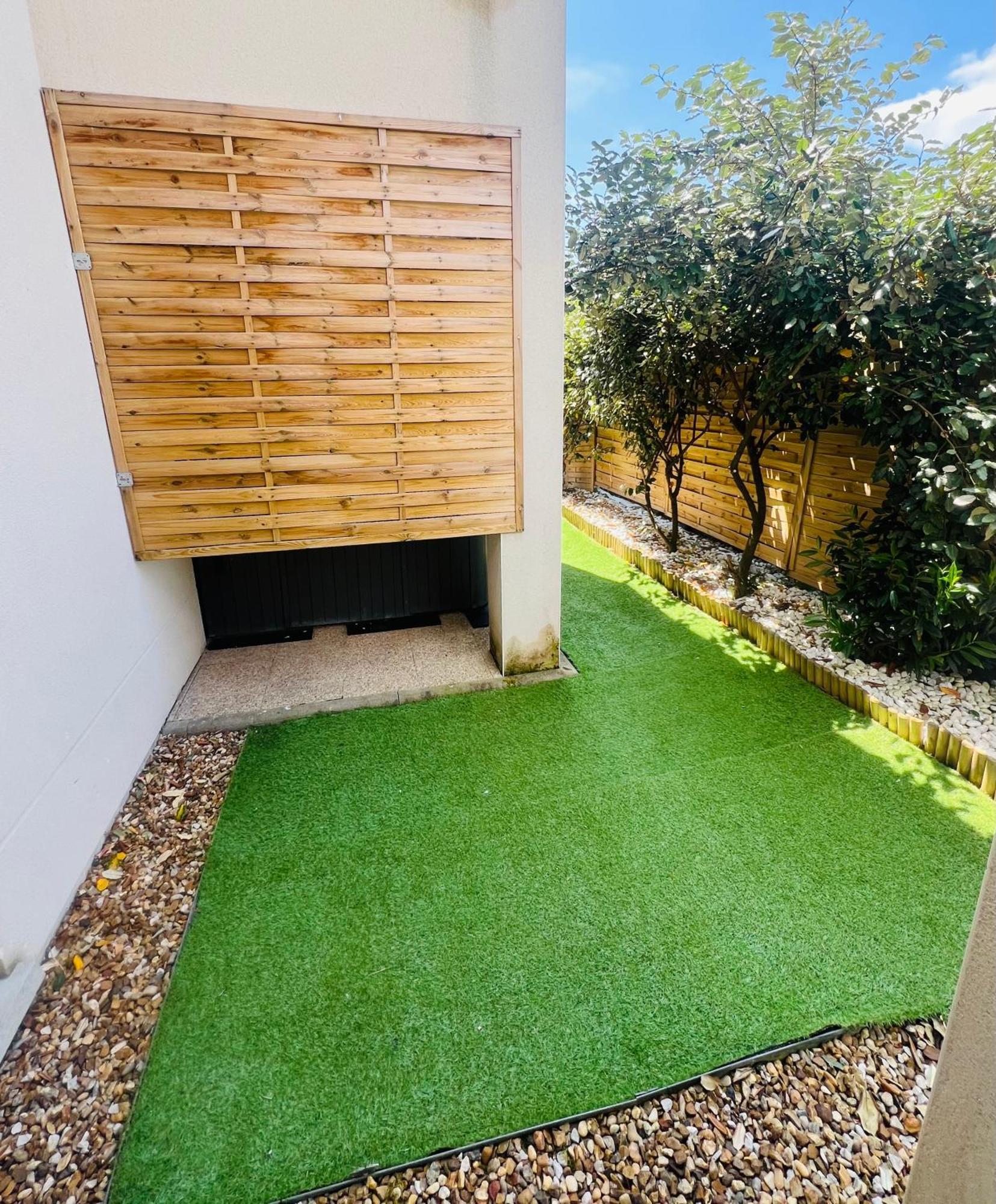 Appartement Rez De Chaussee Avec Parking Prive Orleans Bagian luar foto