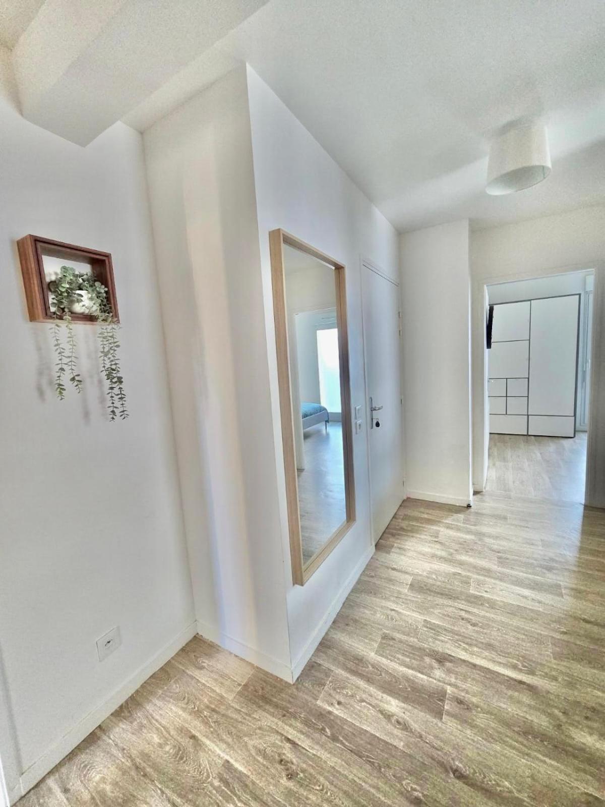 Appartement Rez De Chaussee Avec Parking Prive Orleans Bagian luar foto